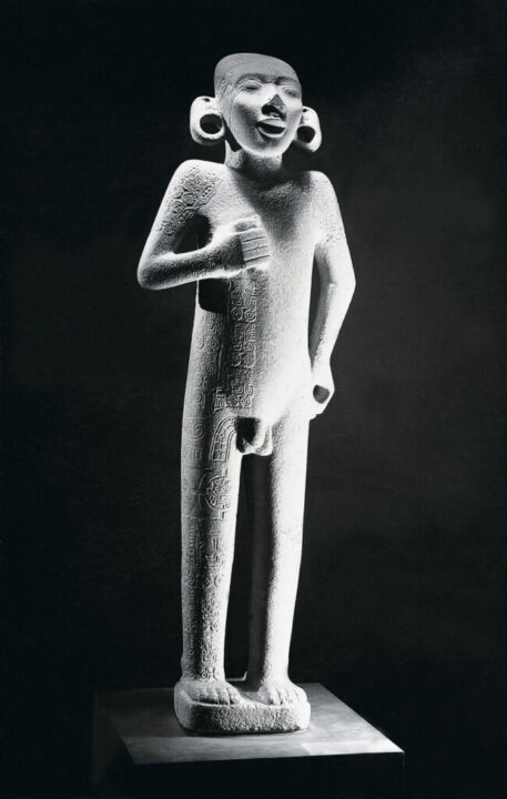 Antonio Reynoso. Adolescente huasteco procedente de Tamuin, San Luis Potosí. Postal editada por el Museo Nacional de Antropología, INAH, ca. 1970.